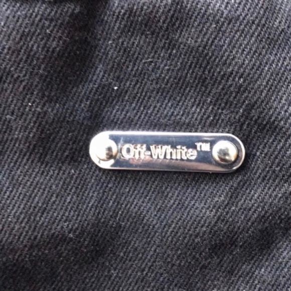 Off-White - Picture 2 of 7